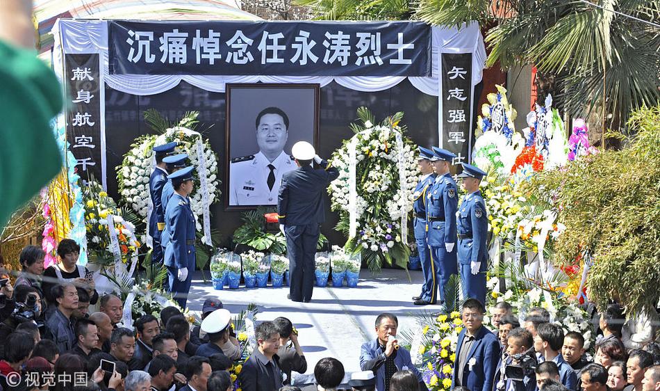 天花板裝鏡子什么梗浴室裝把手