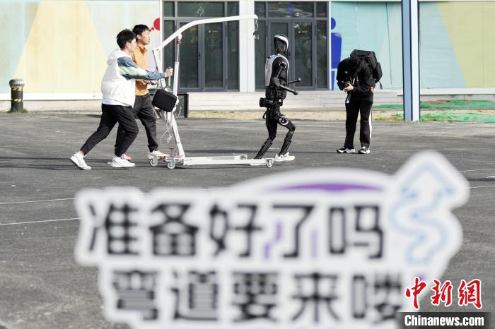 安東尼再談被交易松口:會認真考慮放棄否決權